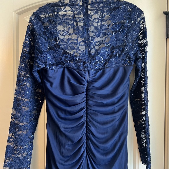 X by Xcape Lace Sleeve Side Ruching Gown Dress Size 6 - Picture 9 of 9